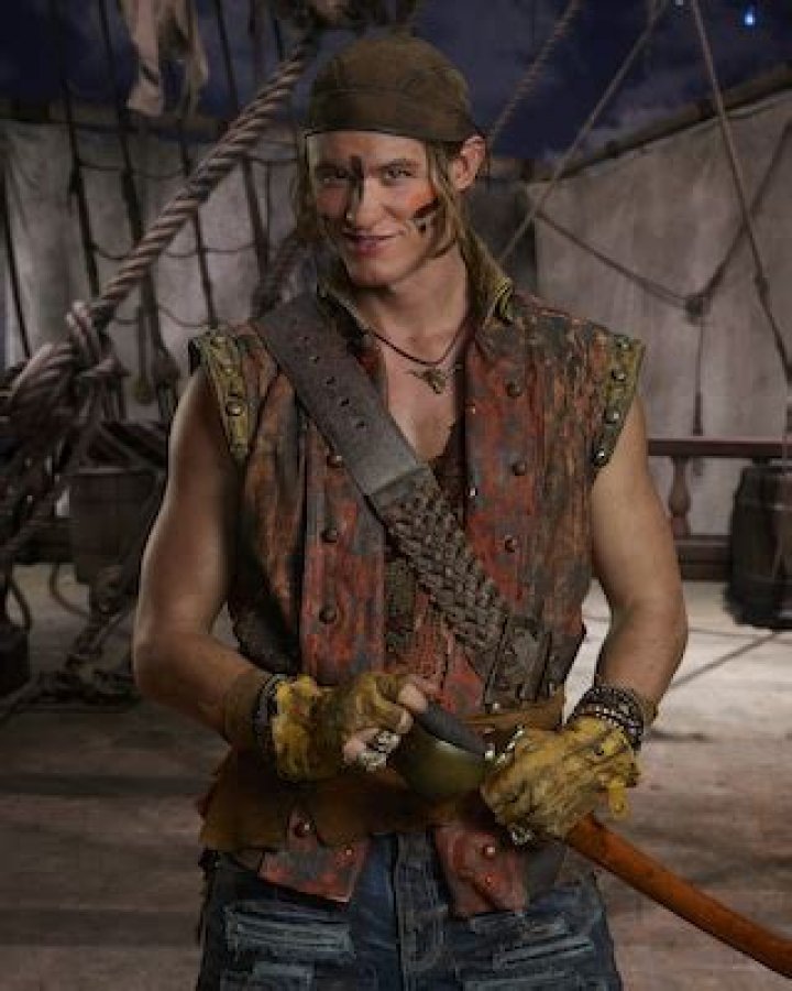 5 things you don't know about Descendants 2's newest swashbuckler, Dylan Playfair