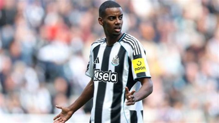
Alexander Isak arrives for Newcastle medical ahead of club record move 