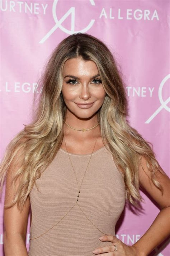 
All About Australian Social Media Star And Model Emily Sears 