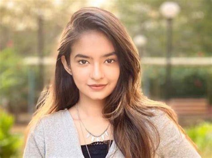 Anushka Sen Height, Weight, Net Worth, Age, Birthday, Wikipedia, Who, Instagram, Biography