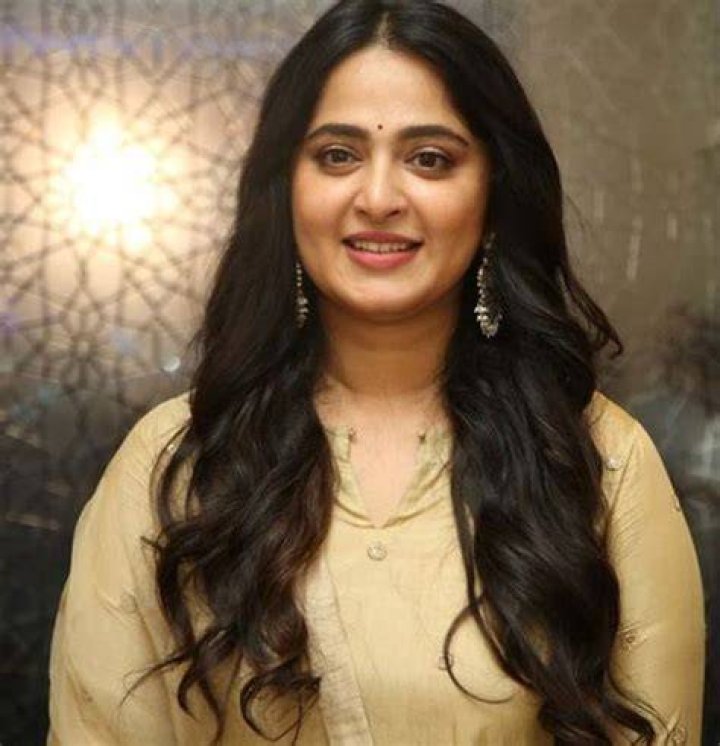 Anushka Shetty Height, Weight, Net Worth, Age, Birthday, Wikipedia, Who, Instagram, Biography