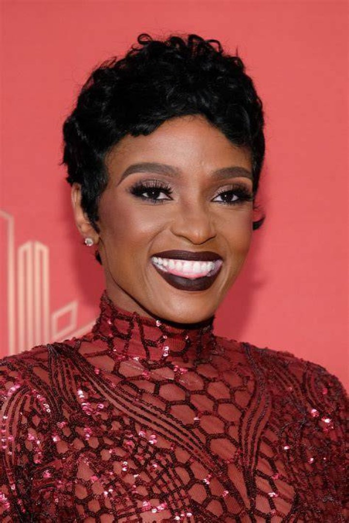 Ariane Davis - Age, Family, Bio