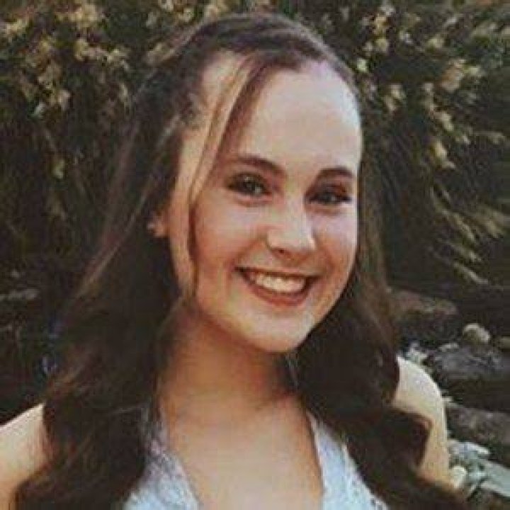Bella Hoffheins - Age, Family, Bio