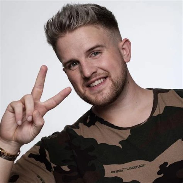 Ben Phillips - Age, Family, Bio