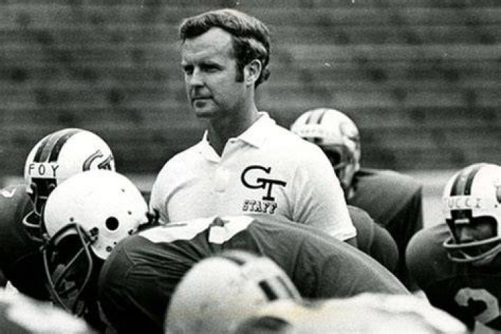 
Bill Fulcher, Ex-Georgia Tech Football Coach, dies at 88 