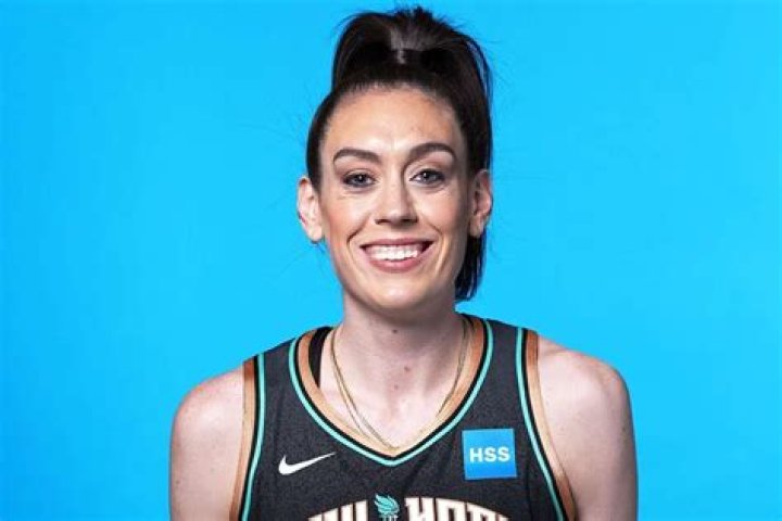 Breanna Stewart Height, Weight, Net Worth, Age, Birthday, Wikipedia, Who, Nationality, Biography