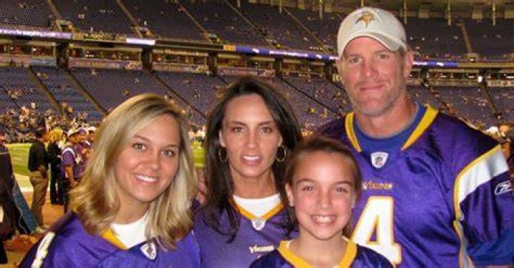 
Brett Favre daughter Brittany Favre’s Wiki: Husband, Married, Wedding, College, Boyfriend 