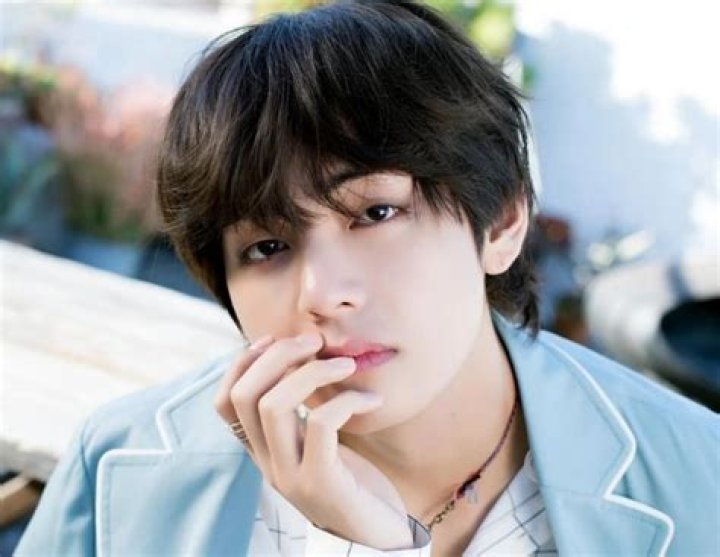 
“BTS’ V is the owner of a perfect E-line”: says a renowned Japanese plastic surgeon Dr. Motokuni Kida 