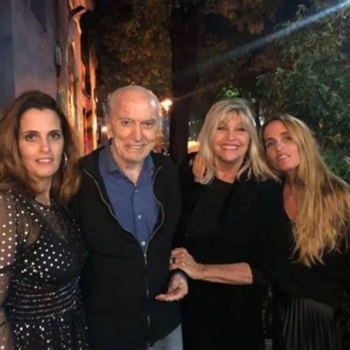 
Cacho Fontana Hijos: Who Are Antonella And Lumila Palese? 