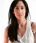 Catherine Reitman Bio, Wiki, Age, Height, Husband, Family, Surgery, Movies and Net Worth