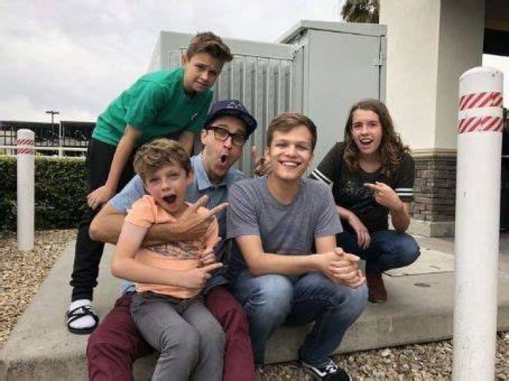 Charles Lincoln Neal IV - Trivia, Family, Bio