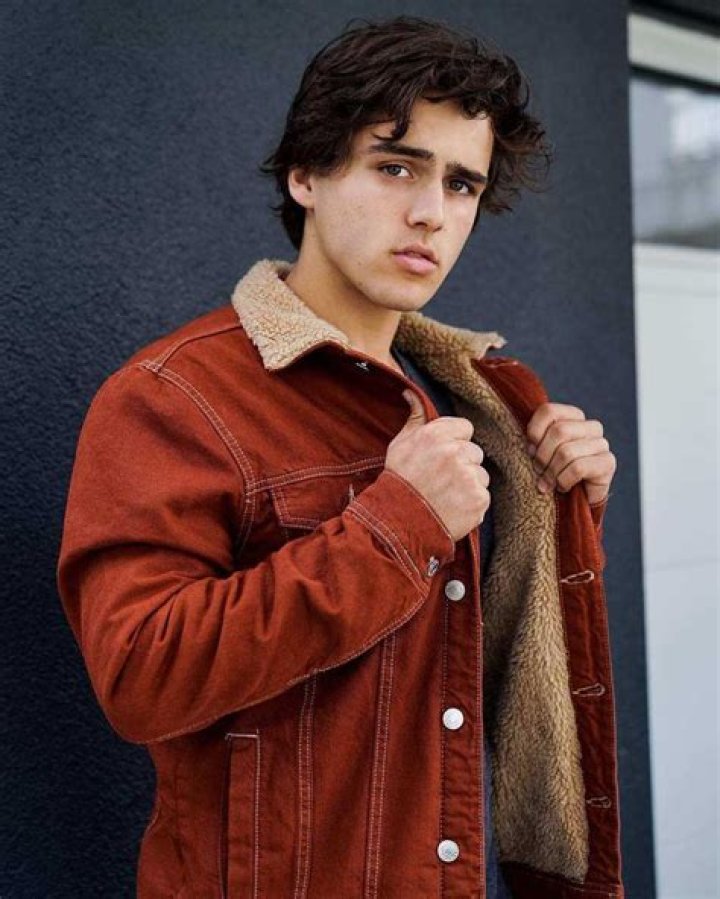 Charlie Gillespie - Age, Family, Bio