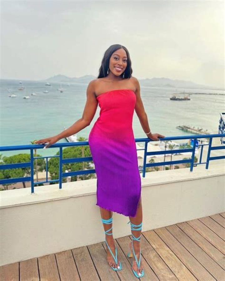 Chiney Ogwumike Height, Weight, Net Worth, Age, Birthday, Wikipedia, Who, Nationality, Biography