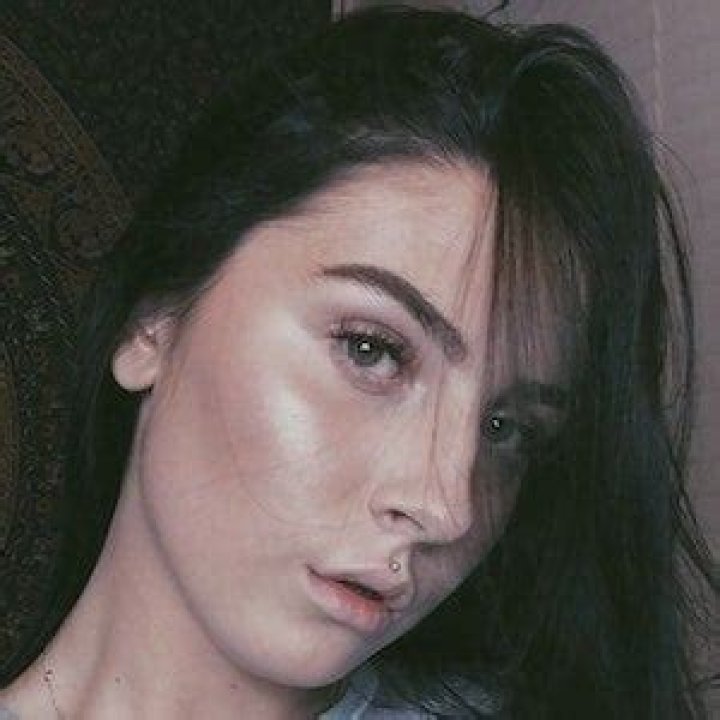 Chloe Arden - Age, Family, Bio