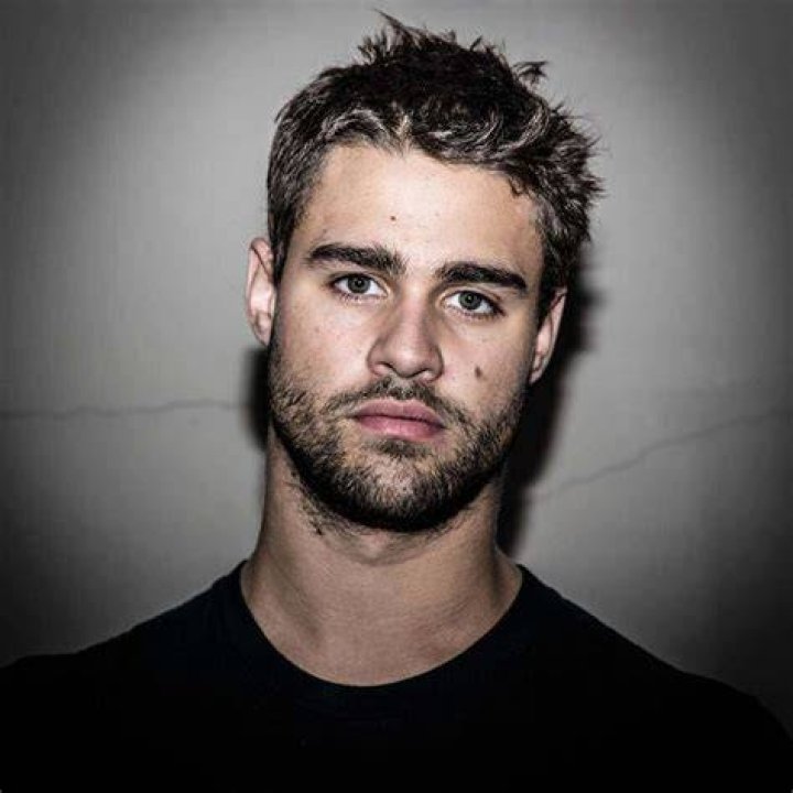 Cody Kearsley - Age, Family, Bio