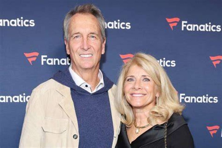 
Cris Collinsworth is Married to Wife Holly Bankemper since 1989 