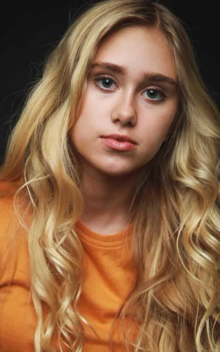 
Demi Skinner Height, Weight, Net Worth, Age, Birthday, Wikipedia, Who, Nationality, Biography 