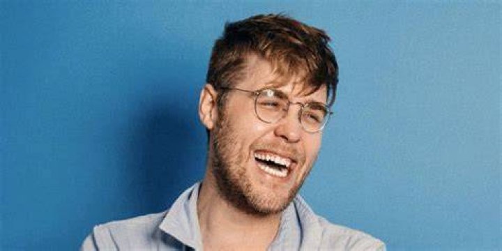 Details About Garrett Watts: Age, Boyfriend, Net Worth, Height, Bio