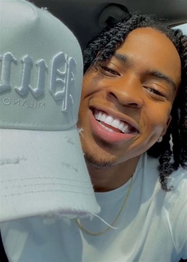 
Eli Unique Height, Weight, Net Worth, Age, Birthday, Wikipedia, Who, Nationality, Biography 