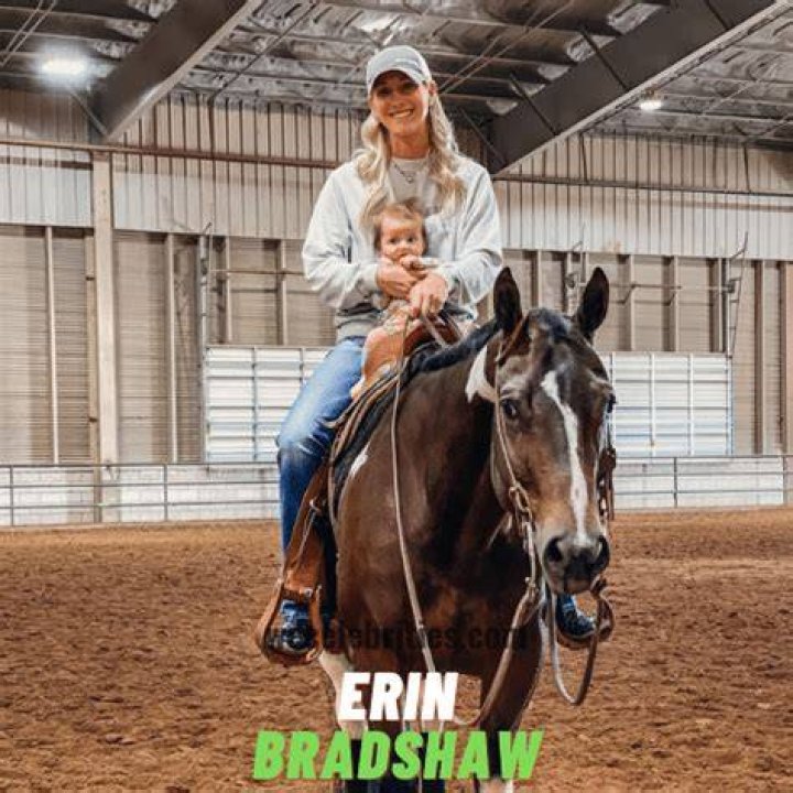 Erin Bradshaw Height, Weight, Net Worth, Age, Birthday, Wikipedia, Who, Instagram, Biography