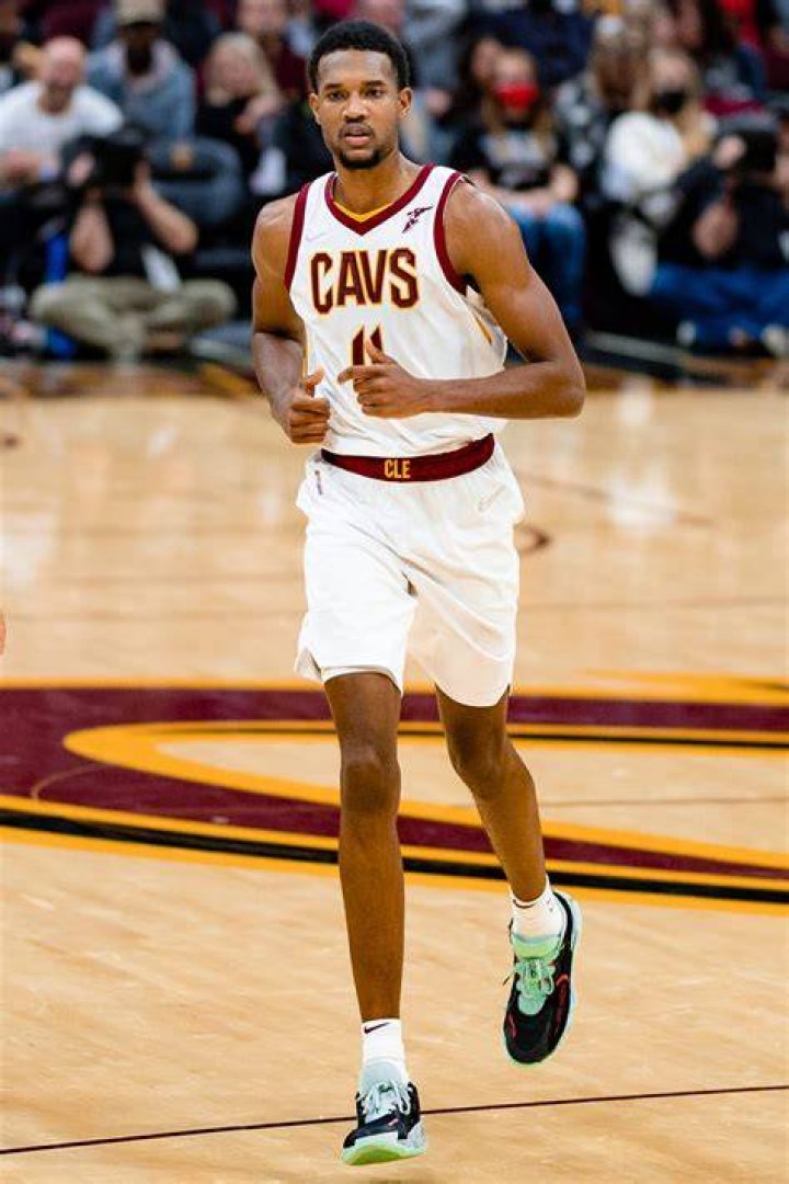 Evan Mobley - Age, Family, Bio