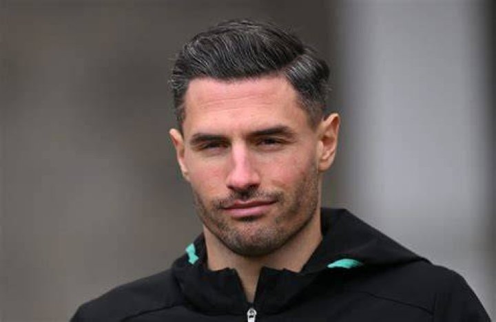 Fabian Schar Height, Weight, Net Worth, Age, Birthday, Wikipedia, Who, Instagram, Biography