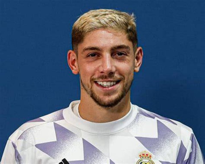Federico Valverde Height, Weight, Net Worth, Age, Birthday, Wikipedia, Who, Nationality, Biography