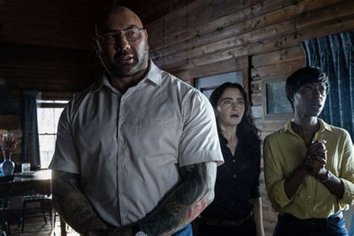 
“Giving away a lot”: Netizens not impressed with M. Night Shyamalan’s new Knock At The Cabin trailer 
