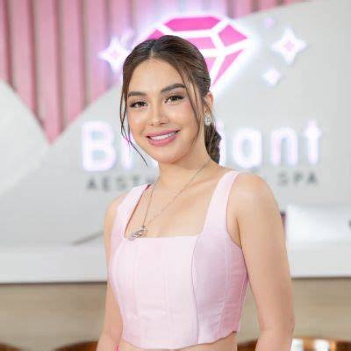 Glenda Dela Cruz - Age, Family, Bio