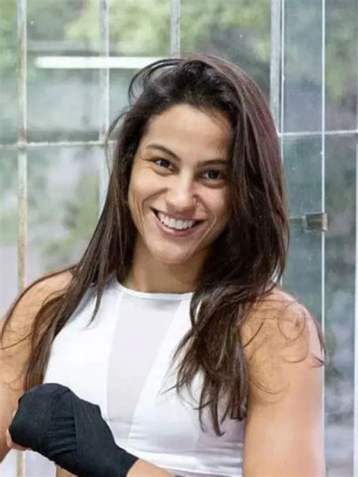 
Gloria Bella Height, Weight, Net Worth, Age, Wiki, Who, Instagram, Biography 
