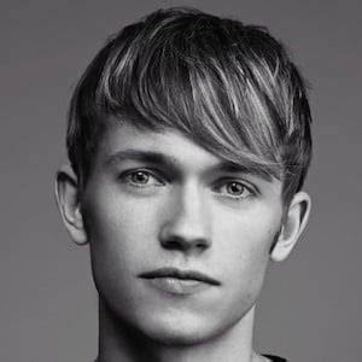 Greg Austin - Age, Family, Bio