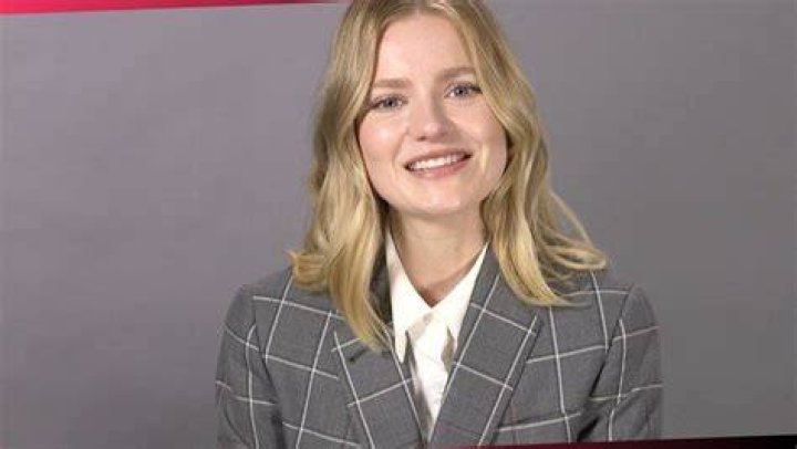 Hadley Robinson - Age, Family, Bio