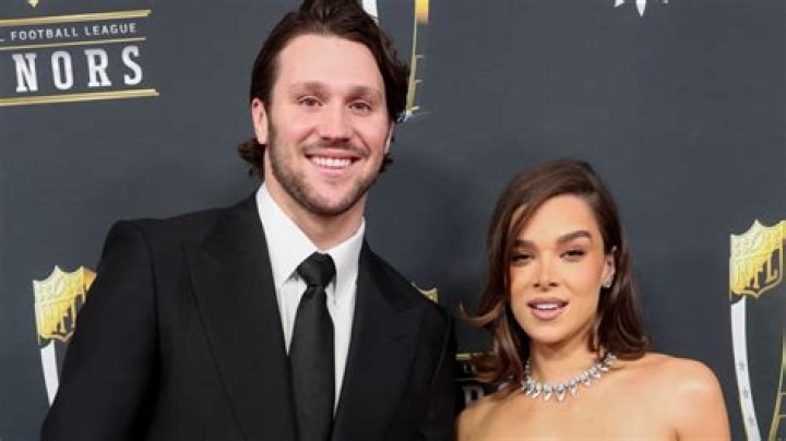 Hailee Steinfeld Bio, Boyfriend, Net Worth, Parents and Ethnicity