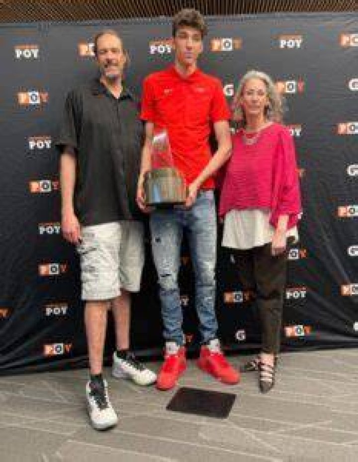 
How Tall Are Chet Holmgren Parents And Siblings? His Family Physical Appearance And Body Measurements 