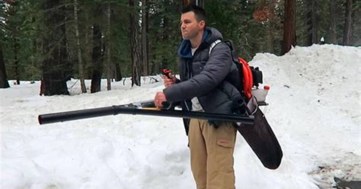 How to Build a Semi-Automatic Snowball Launcher