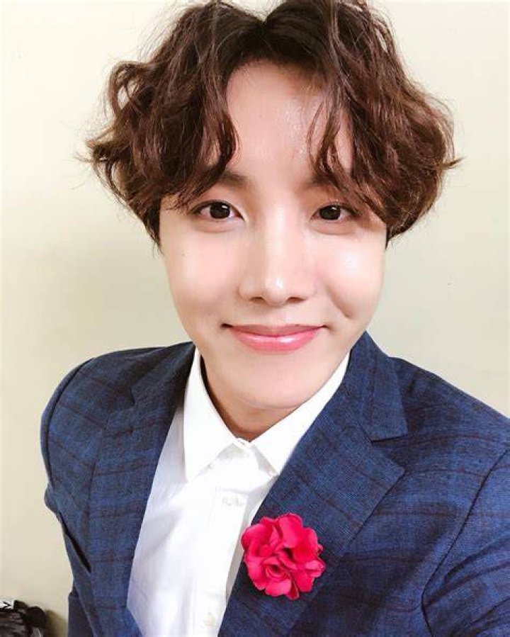 
“I can’t wait”: BTS’ J-hope’s fans react to the rapper’s new solo documentary J-hope in the Box 