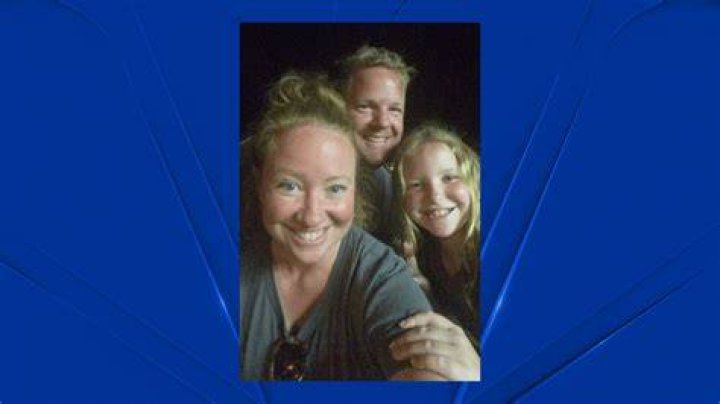 
Illinois Dad Dies After Falling Out of Car While Collecting Donations for Daughter’s Girl Scout Troop 