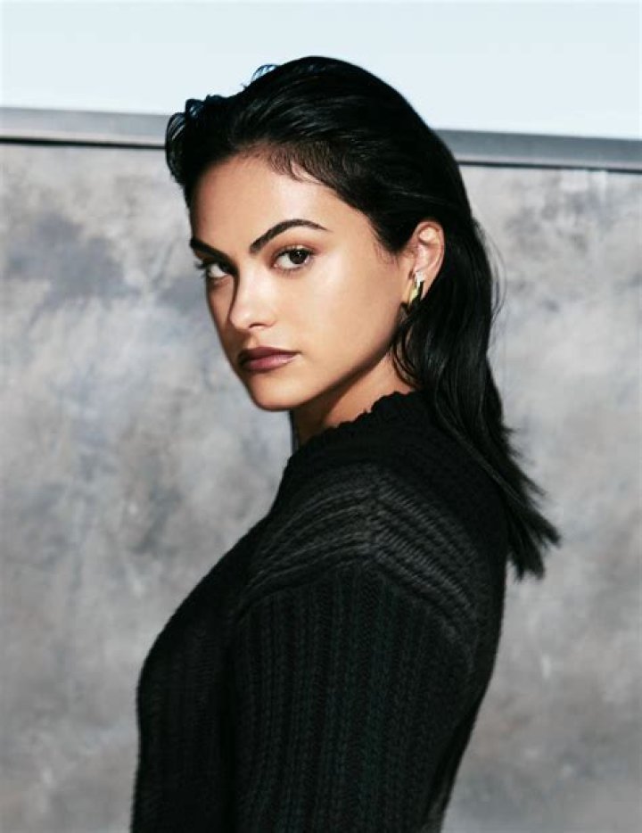 
Is Camila Mendes Lesbian? Know More About Her Life! 