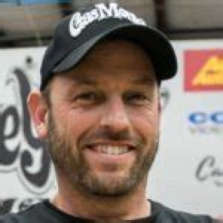 Is Jason Aker Married? His Family Life & Facts