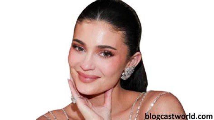 
Is Kylie Kwong Gay? Age, Height, Net Worth 