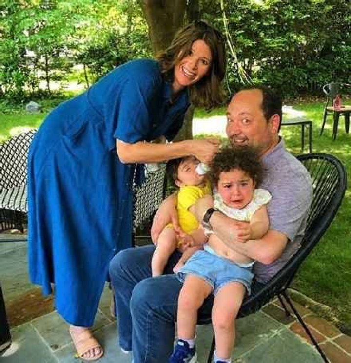 
Is Philip Rucker Married to Wife? Or Dating a Girlfriend? 