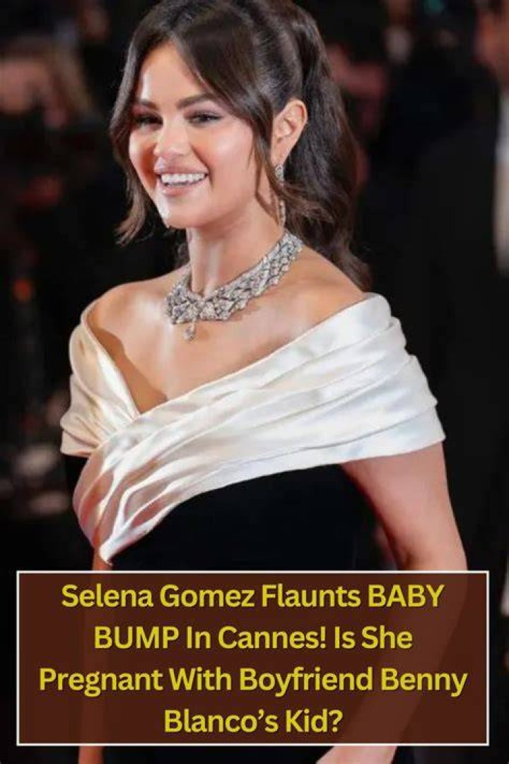 
Is Selena Gomez Pregnant? Baby Bump Rumors Spark Online 