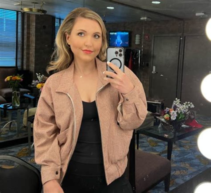 
Is Taylor Tomlinson Pregnant? Who is Taylor Tomlinson? 
