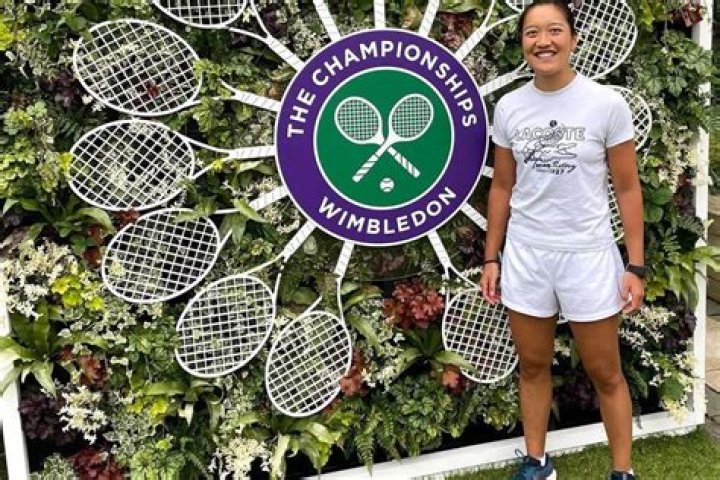 
Is The Kid Cheering For Harmony Tan Over The Stands Her Daughter? 