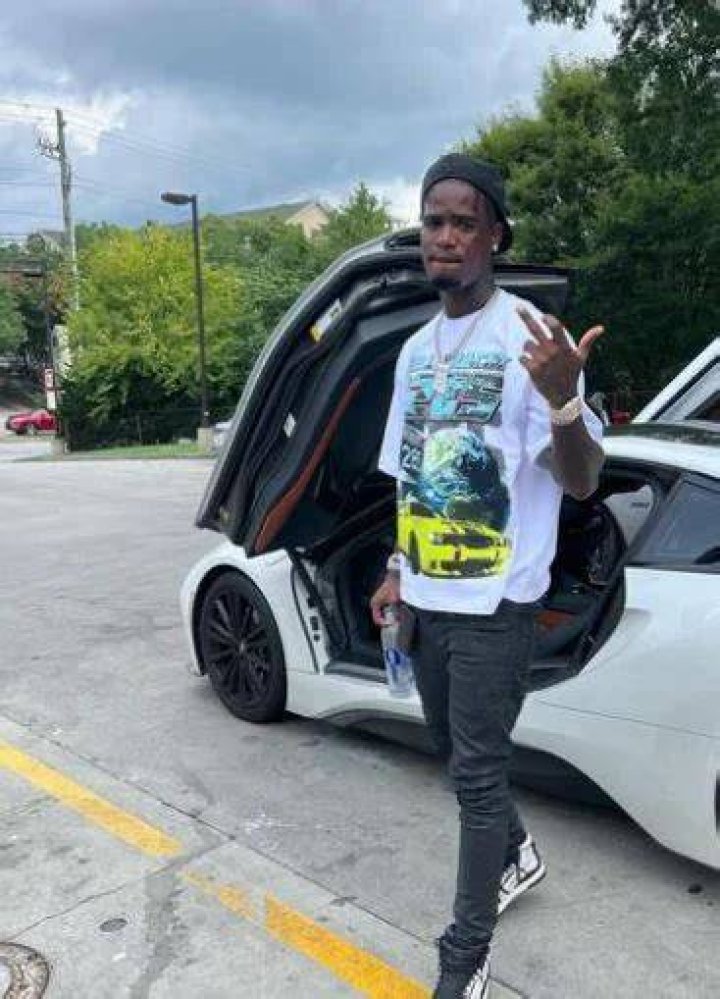
Islandboyrah Height, Weight, Net Worth, Age, Birthday, Wikipedia, Who, Nationality, Biography 