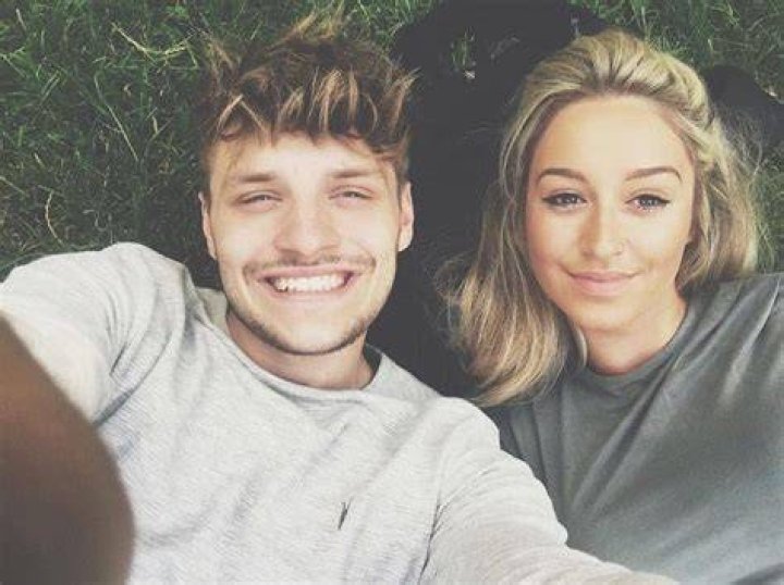 
Jay Swingler Girlfriend Chloe Constance Is The Protective One In Their Relationship 