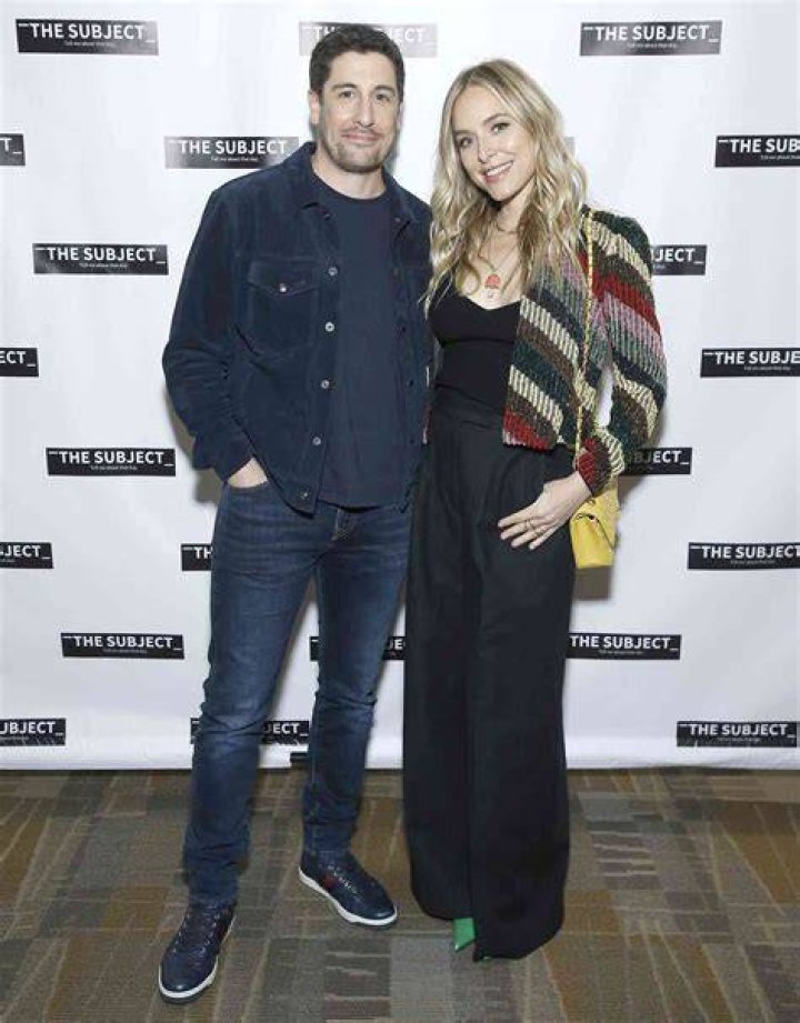 
Jenny Mollen Has Her Sister And Parents’s Endless Support 