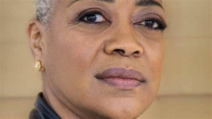 Karen Robinson Eyes Problems – Does She Have A Graves Disease?