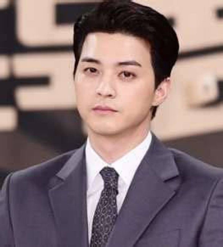 Kim Ji-hoon - Age, Family, Bio