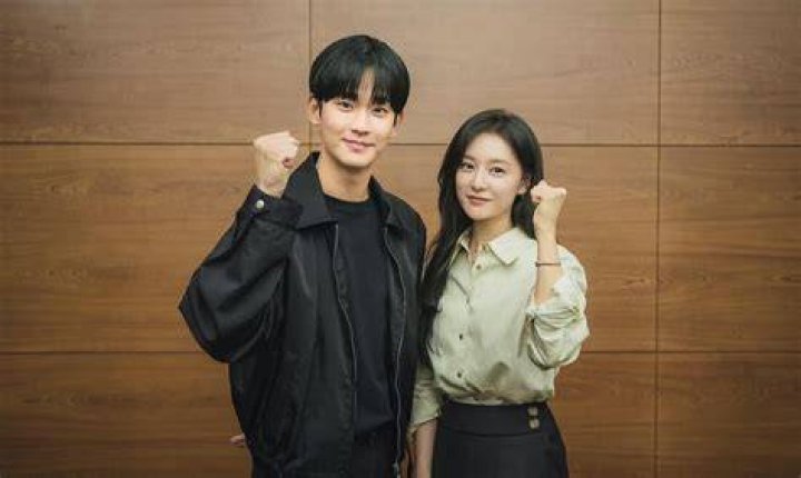 
Kim Soo-hyun And Kim Ji-won Is Said To Be Featured In Upcoming Drama “Queen of Tears” 